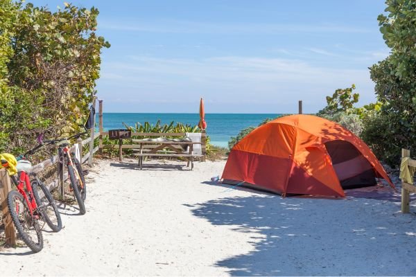 Como Escolher uma Barraca para Camping em Praia